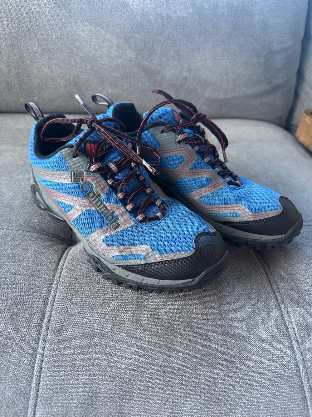 Columbia Men's Blue and Black Trail Hikers with Red Accents